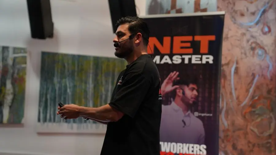Engels Arce en un evento NET Master